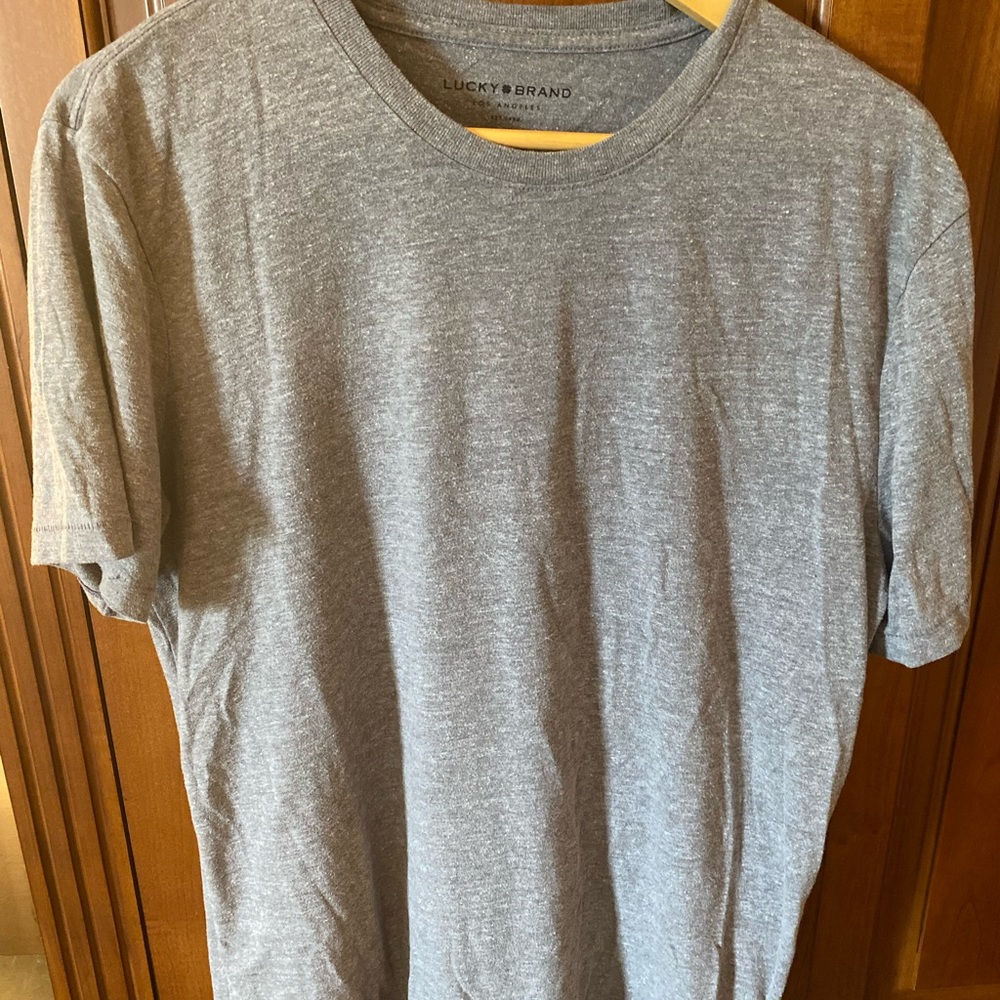 Lucky Brand Men's SIZE LARGE Gray T-Shirt